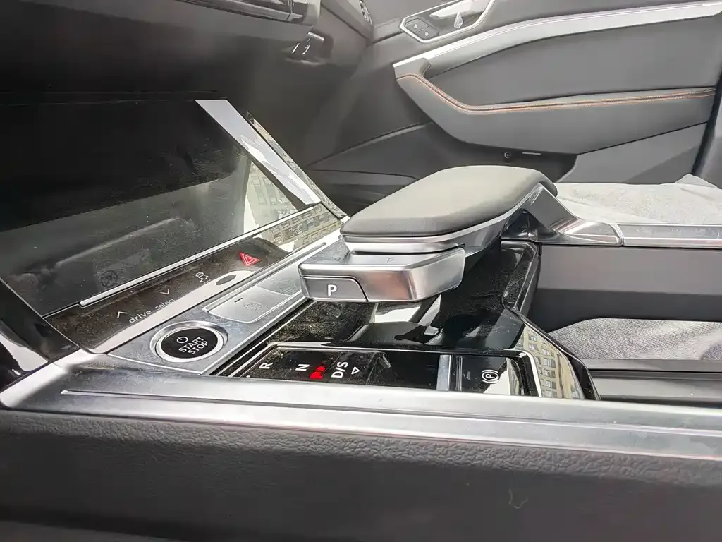 Audi e-tron 2026 из CN, фото 9