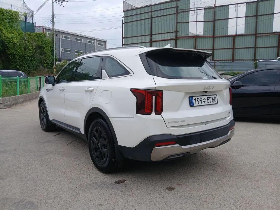 Kia Sorento — фото 6