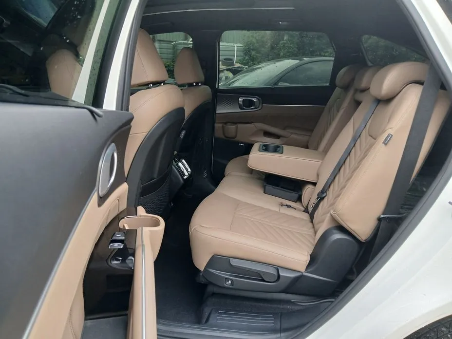 Kia Sorento — фото 7