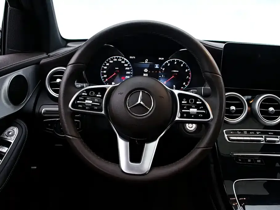 Mercedes-Benz GLC — фото 7