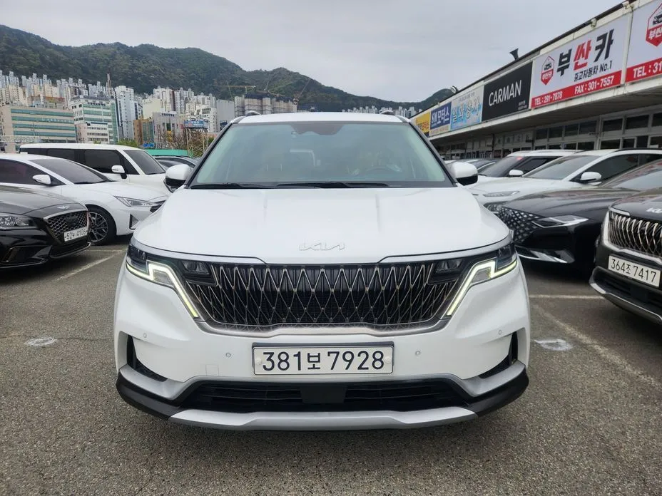 Kia Carnival — фото 1