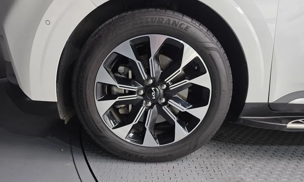Kia Carnival — фото 10