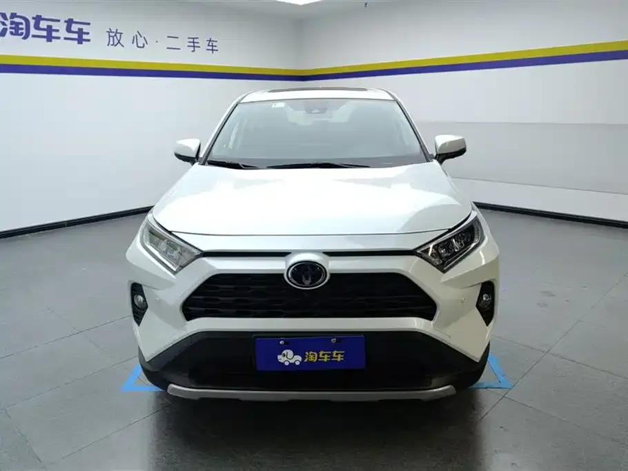 Toyota RAV4 — фото 3