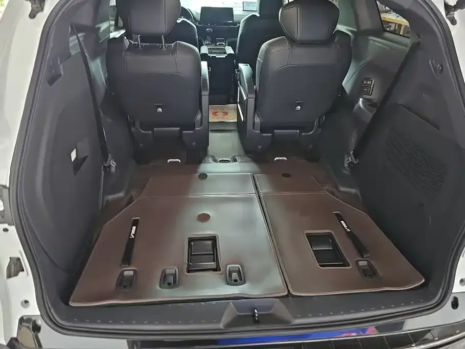 Toyota Sienna — фото 6