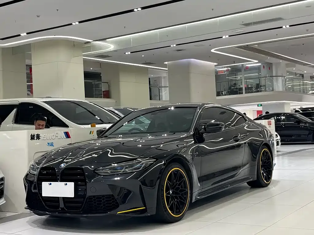 BMW M4 — фото 1