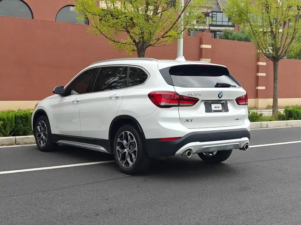 BMW X1 — фото 9