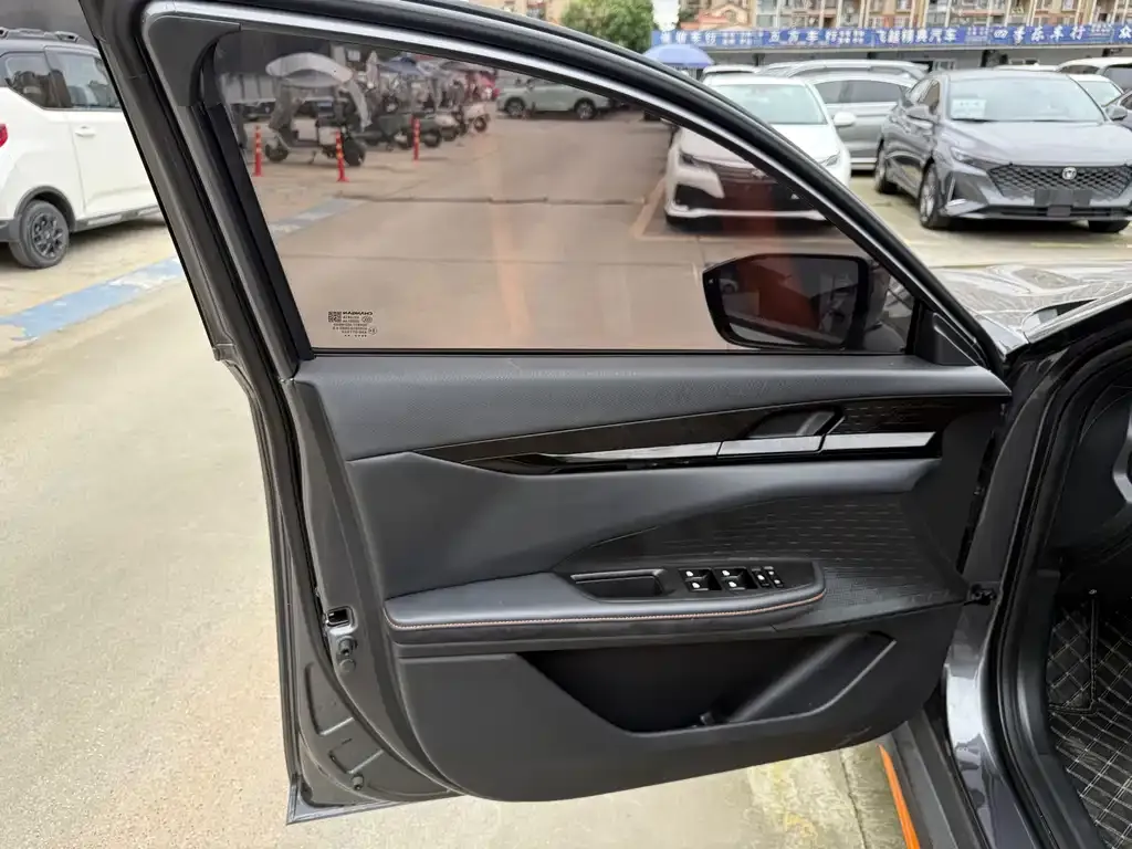 Changan UNI-V 2024 из CN, фото 3