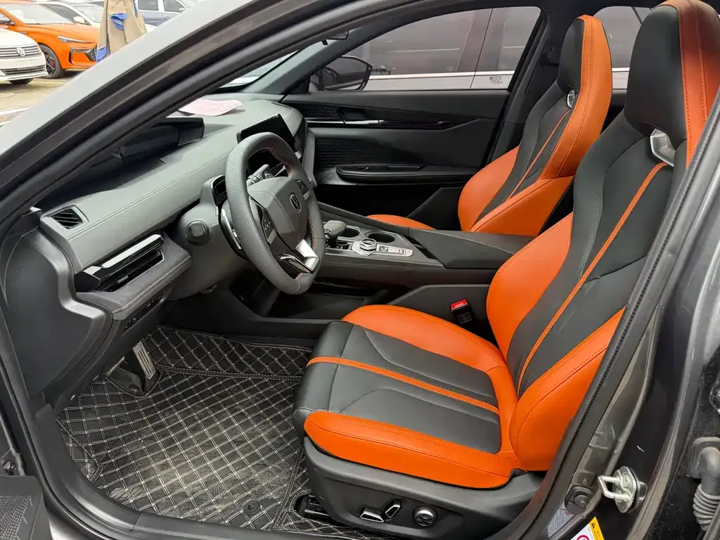 Changan UNI-V 2024 из CN, фото 4