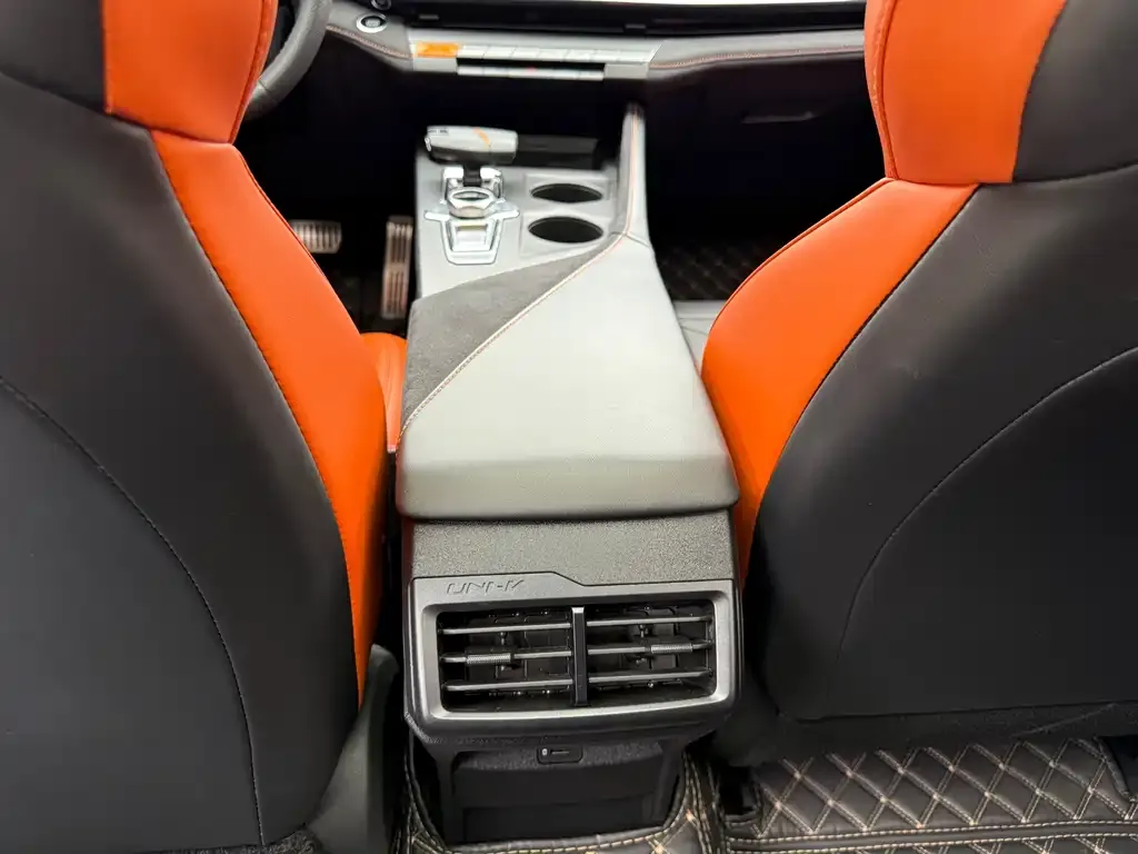 Changan UNI-V 2024 из CN, фото 2