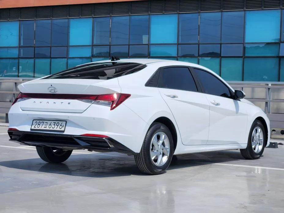 Hyundai AVANTE — фото 3