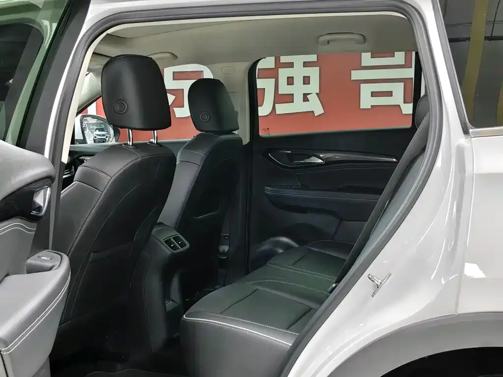 Buick Envision Plus — фото 6