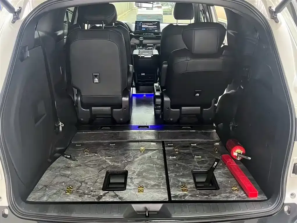 Toyota Granvia — фото 10