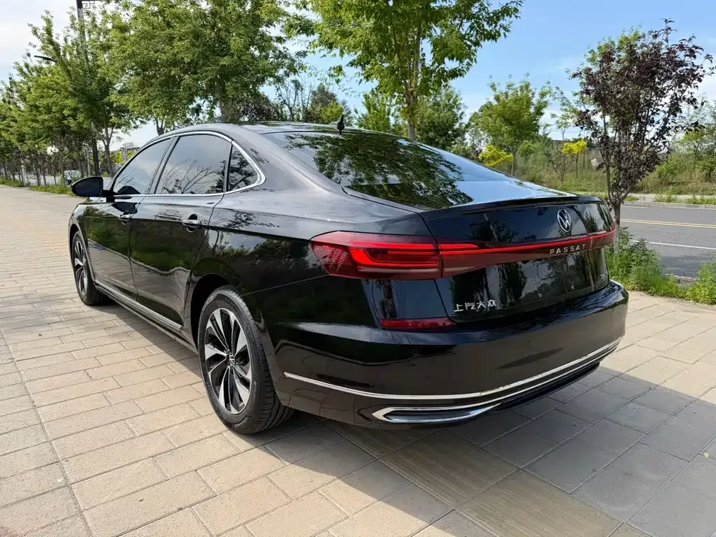 Volkswagen Passat — фото 6