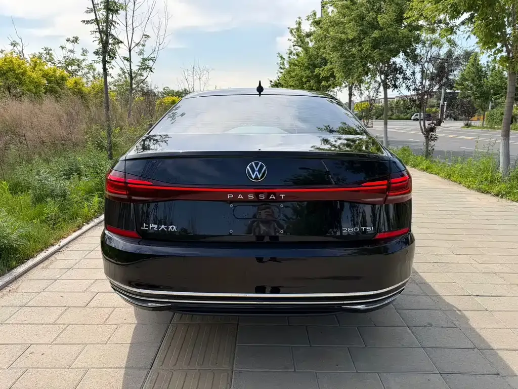 Volkswagen Passat — фото 10
