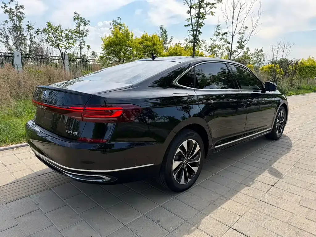 Volkswagen Passat — фото 7