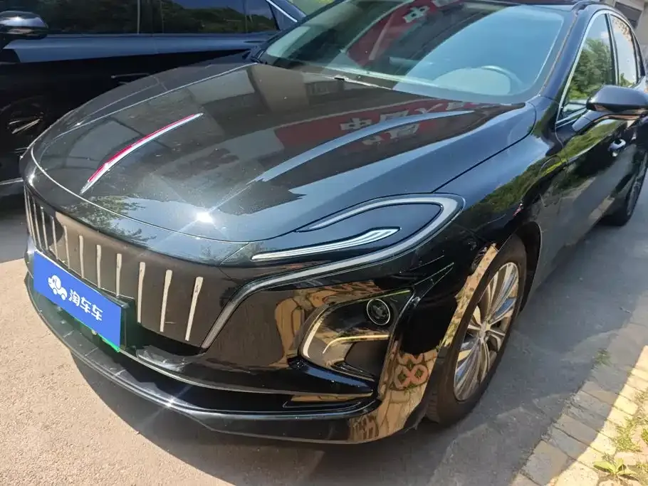 Hongqi E-QM5 — фото 1