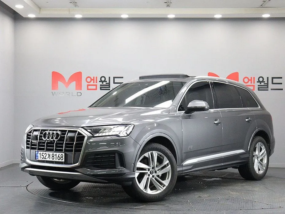 Audi Q7 — фото 1