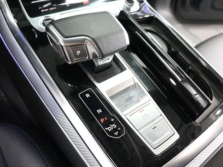 Audi Q7 — фото 10