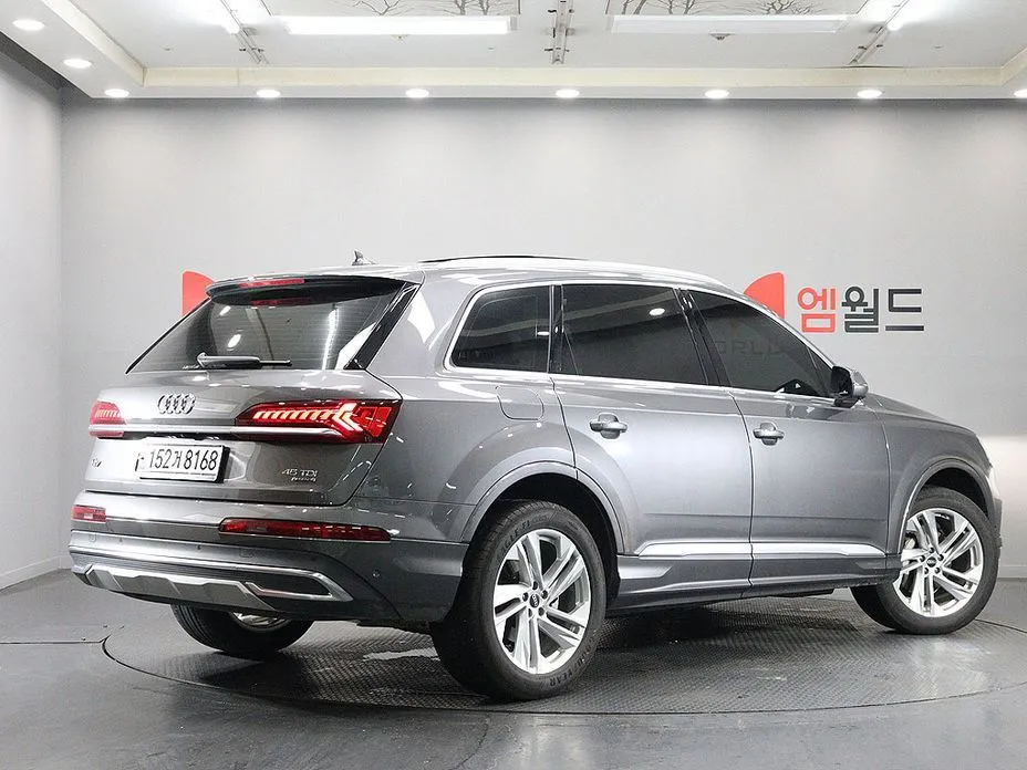 Audi Q7 — фото 5