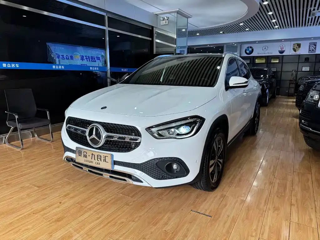 Mercedes-Benz GLA — фото 1