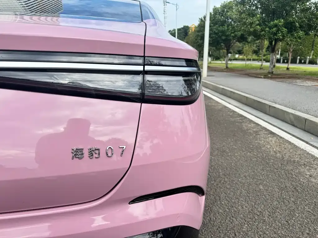BYD Seal 07 DM-i — фото 2