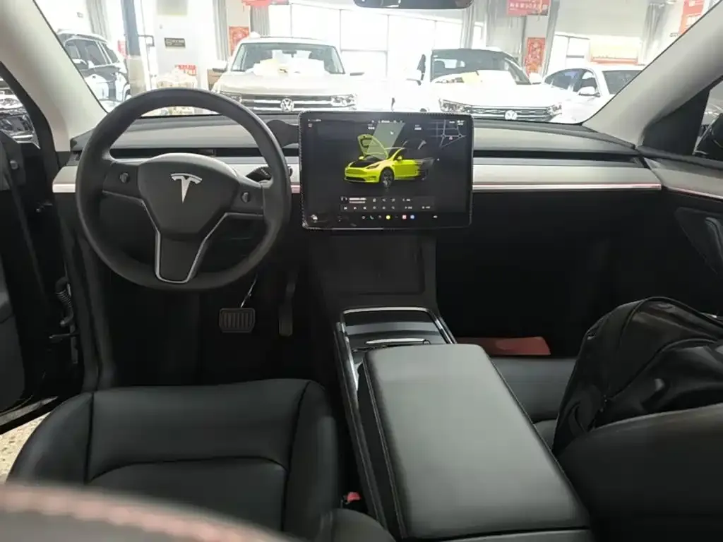 Tesla Model Y — фото 2