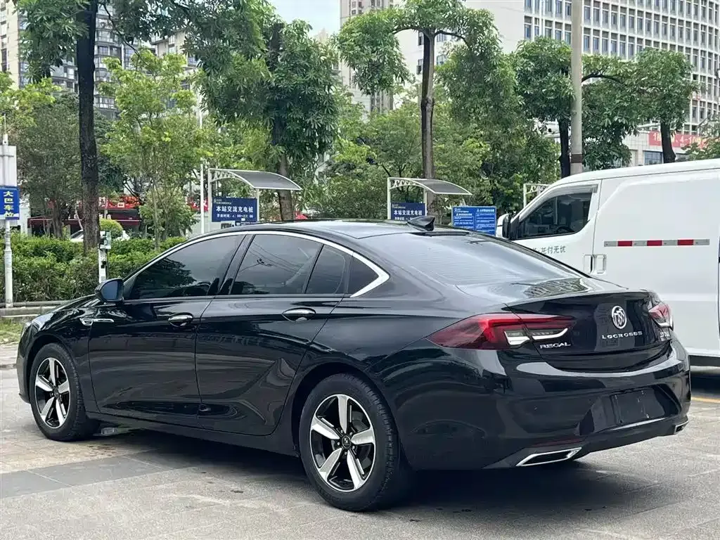 Buick Regal — фото 10