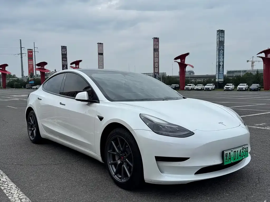 Tesla Model 3 — фото 8