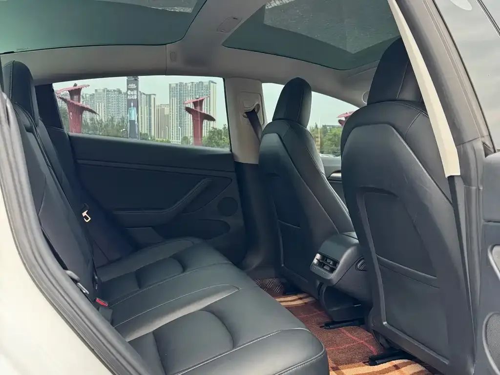 Tesla Model 3 — фото 6