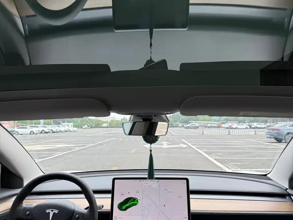 Tesla Model 3 — фото 2