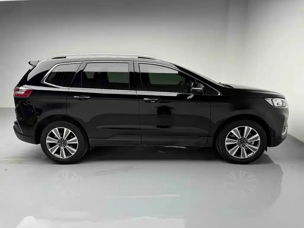Ford Edge — фото 5