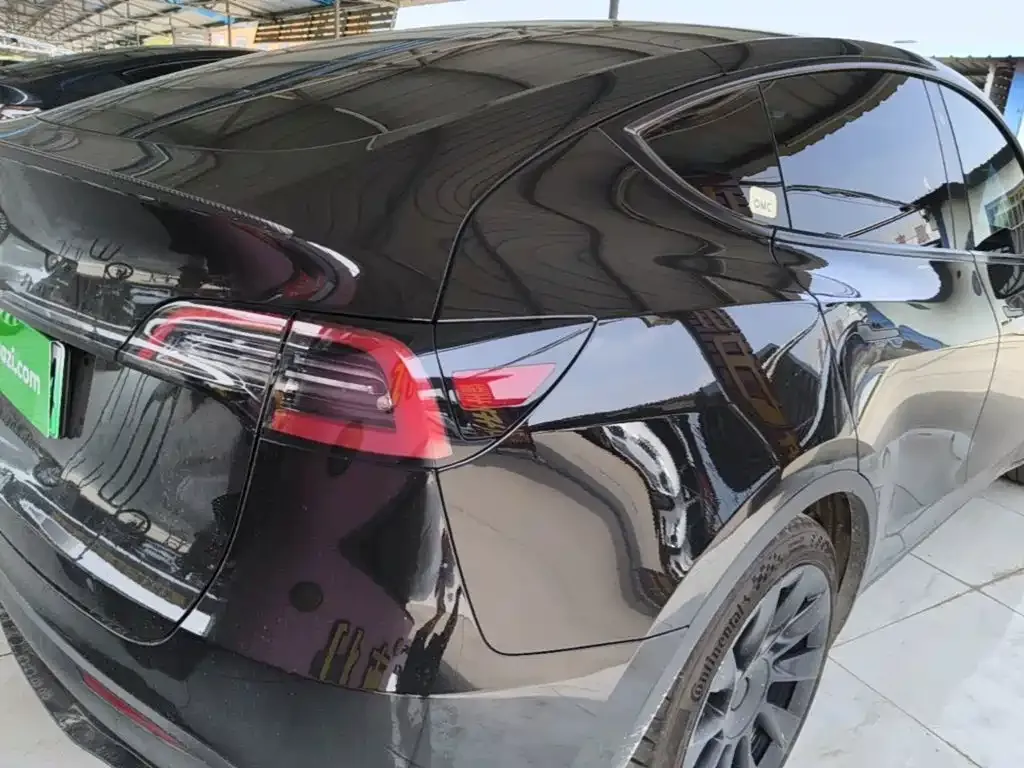 Tesla Model Y — фото 8
