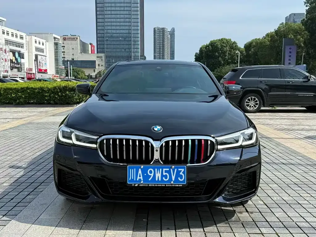BMW 5 Series — фото 9
