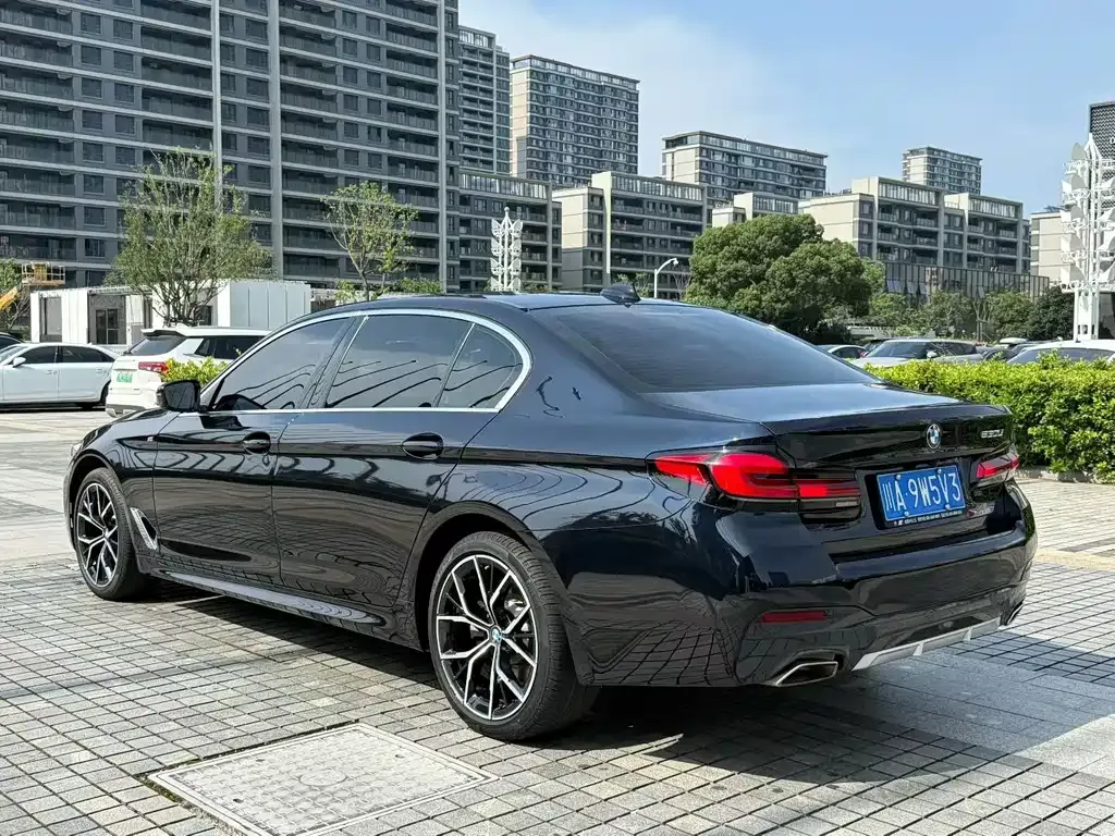 BMW 5 Series — фото 2