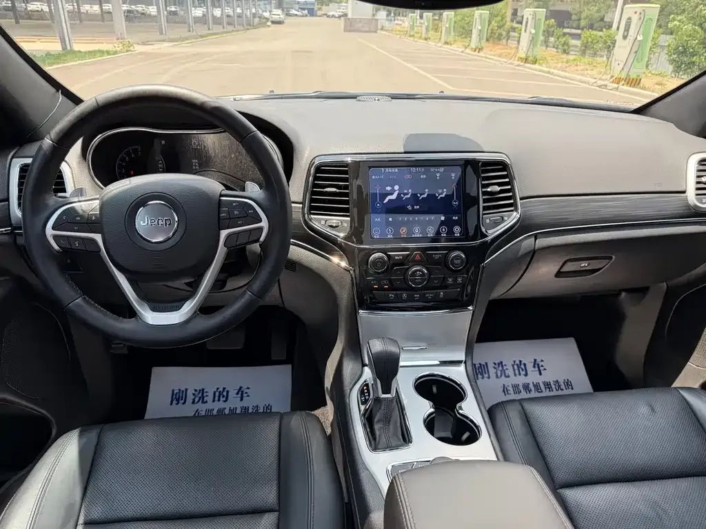 Jeep Grand Cherokee (Import) 2022 из CN, фото 9