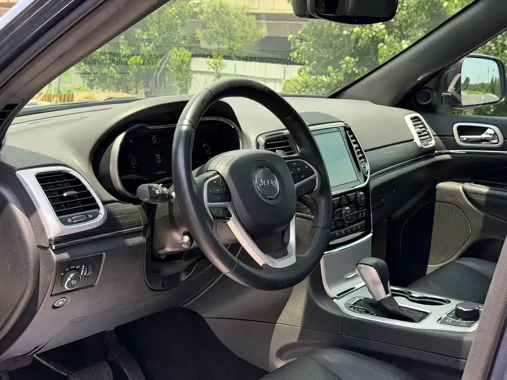 Jeep Grand Cherokee (Import) 2022 из CN, фото 10