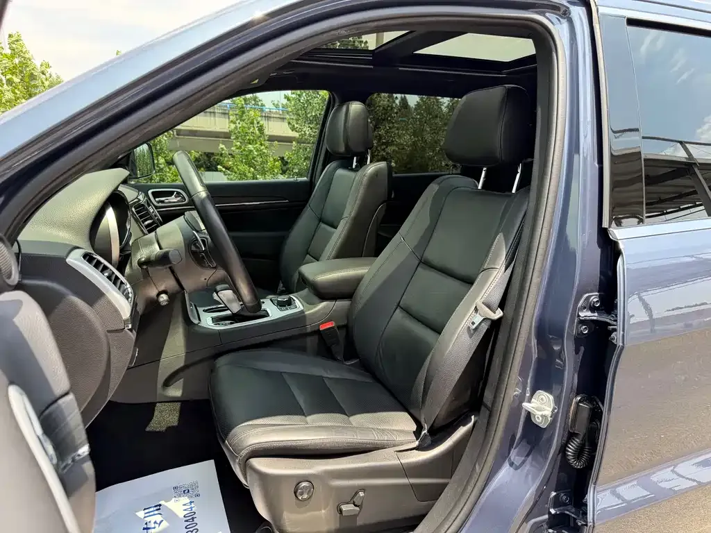 Jeep Grand Cherokee (Import) 2022 из CN, фото 5