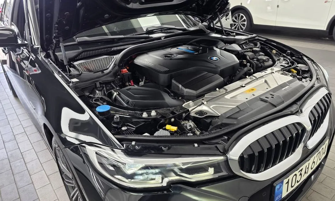 BMW 3-Series 2022 из KR, фото 10