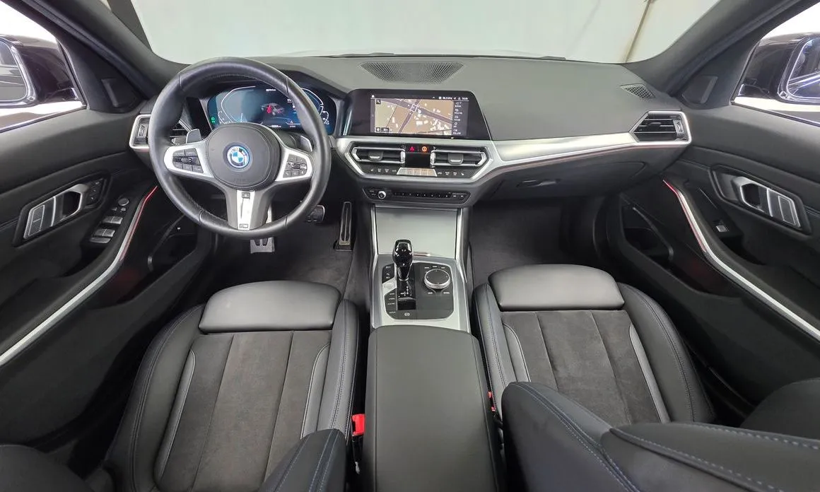 BMW 3-Series 2022 из KR, фото 9