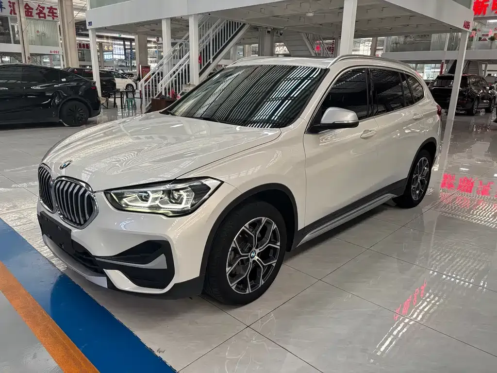 BMW X1 — фото 1