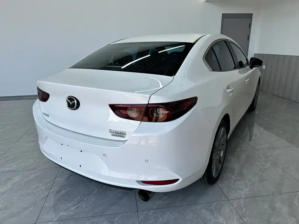 Mazda 3 Axela — фото 4