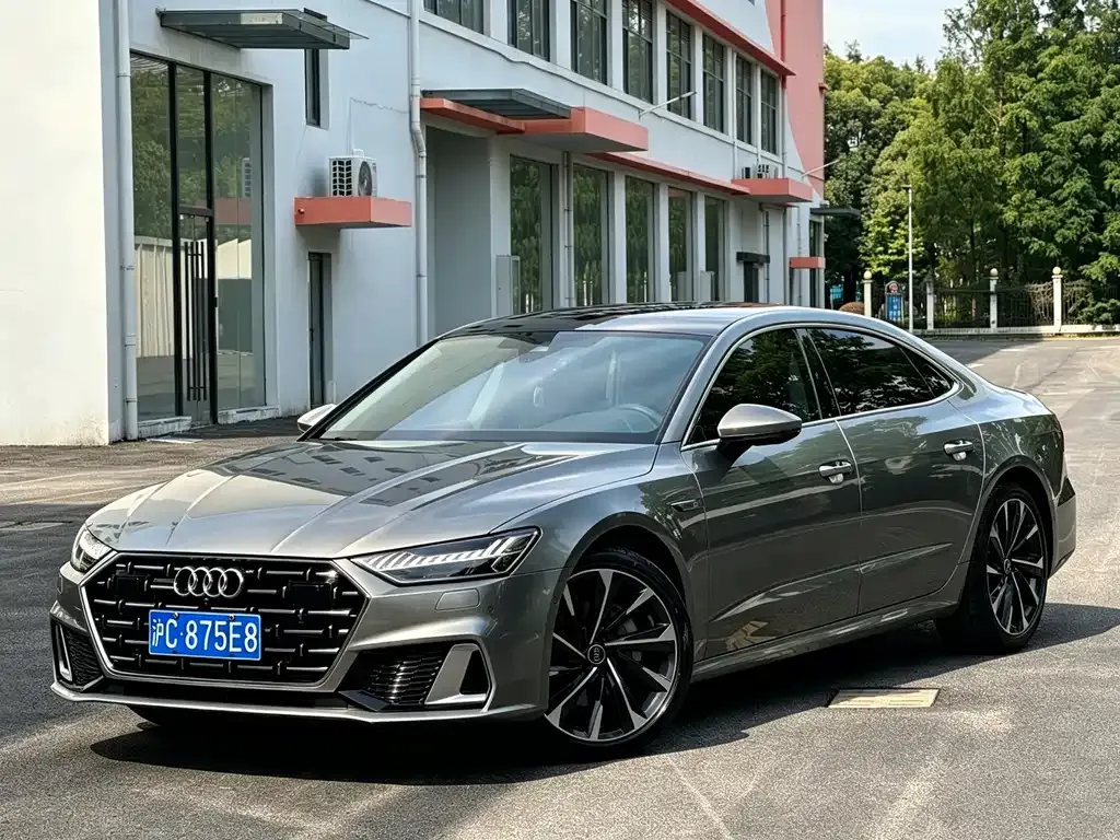 Audi A7L — фото 1