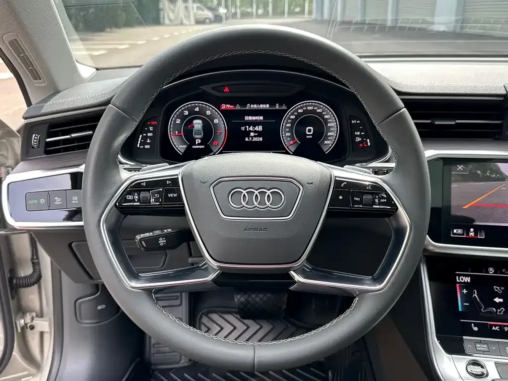 Audi A7L — фото 7