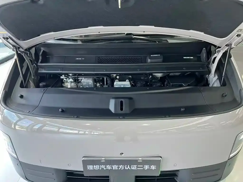 Li Auto MEGA — фото 8