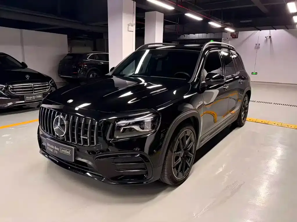 Mercedes-Benz GLB AMG — фото 1