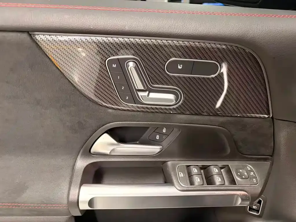 Mercedes-Benz GLB AMG — фото 7