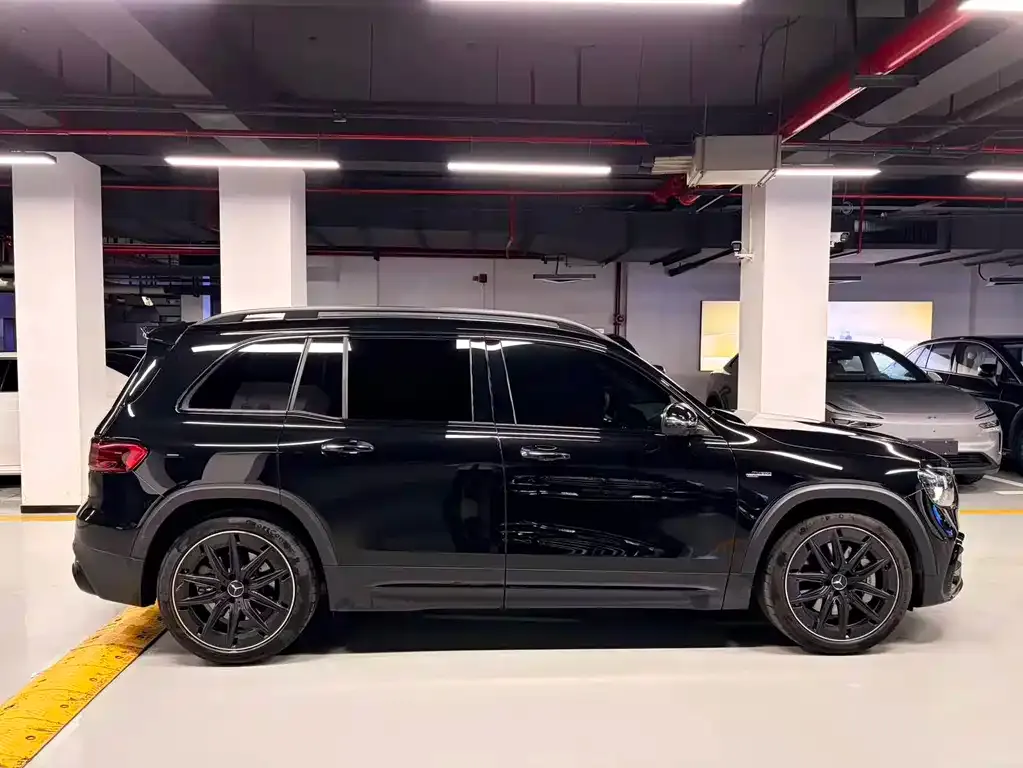 Mercedes-Benz GLB AMG — фото 3