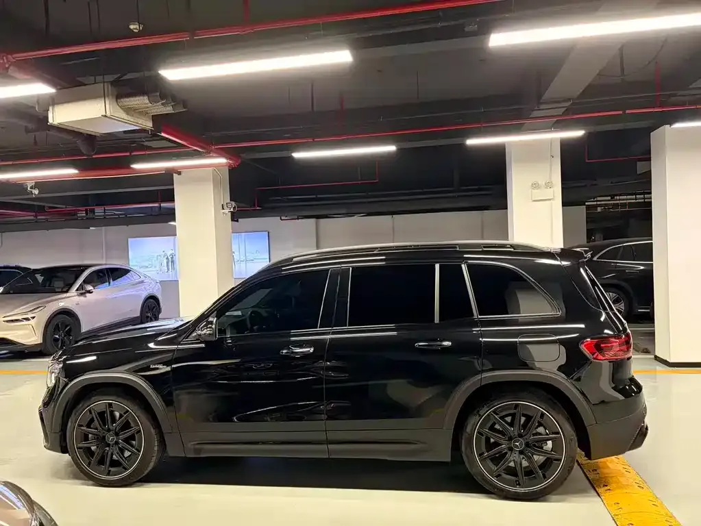 Mercedes-Benz GLB AMG — фото 6