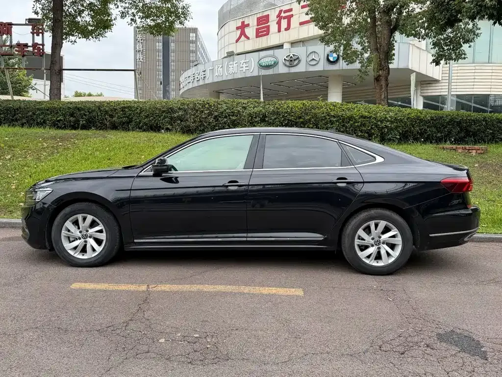 Volkswagen Passat 2022 из CN, фото 8