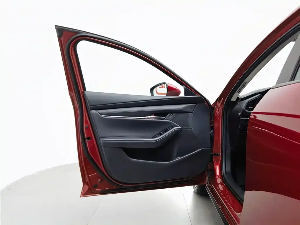 Mazda 3 Axela 2023 из CN, фото 4